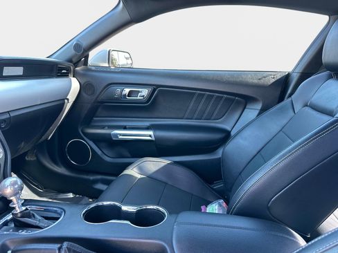 Used 2017 Ford Mustang GT Premium image 20