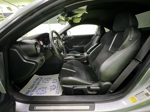 Used 2023 Toyota GR86 Premium RWD image 17