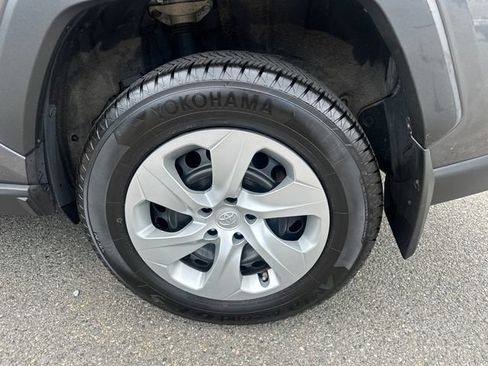 Used 2019 Toyota RAV4 LE w/ All Weather Liner Package AWD/4WD image 15