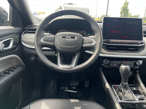 Used 2025 Jeep Compass Limited AWD/4WD image 18