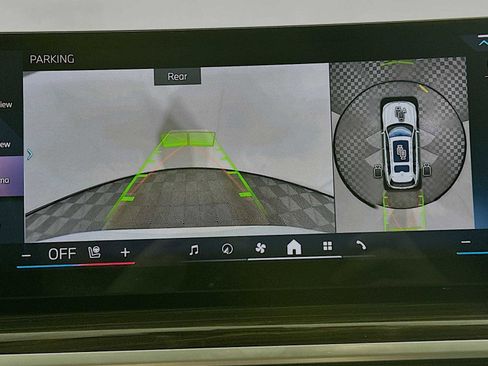 Used 2024 BMW X7 xDrive40i w/ Premium Package image 15