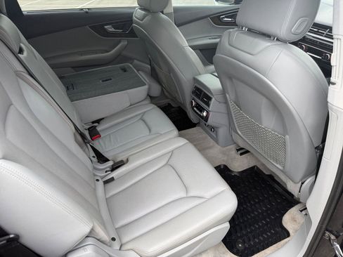 Used 2018 Audi Q7 3.0T Prestige AWD/4WD image 48