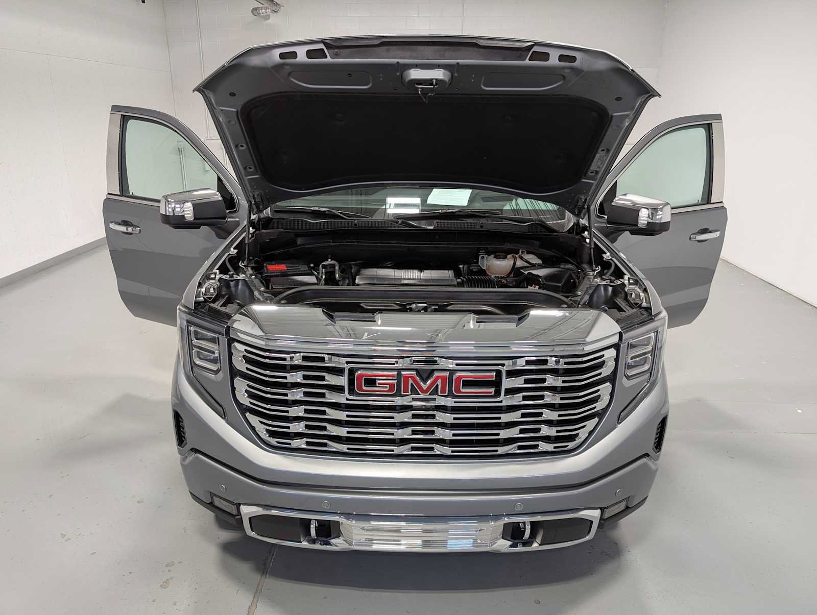 Certified 2025 GMC Sierra 1500 Denali w/ Denali Reserve Package AWD/4WD image 14