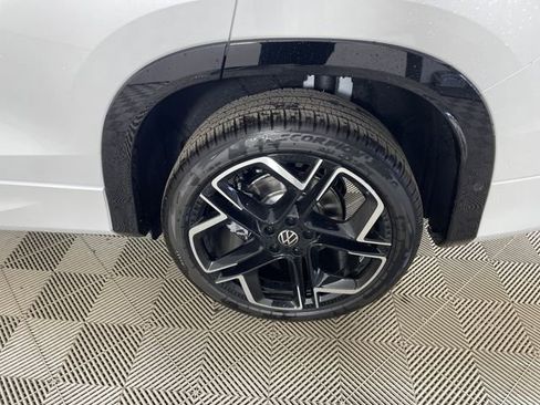 New 2026 Volkswagen Tiguan SEL R-Line AWD/4WD image 14