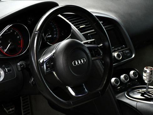 Used 2011 Audi R8 V10 image 33