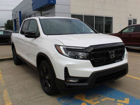 Used 2025 Honda Ridgeline Black Edition image 7
