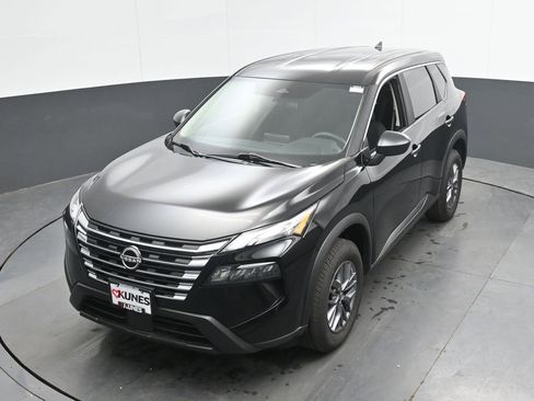 Used 2024 Nissan Rogue S AWD/4WD image 33