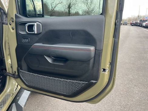 Used 2025 Jeep Wrangler Unlimited Rubicon w/ XTREMEE 35" Tire Package image 31