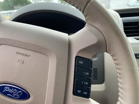 Used 2010 Ford Escape XLT image 24