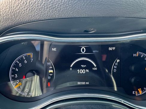 Used 2022 Jeep Grand Cherokee Altitude AWD/4WD image 21