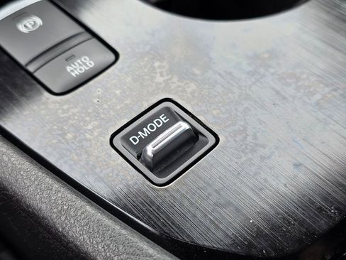 Used 2023 Nissan Rogue SV image 32