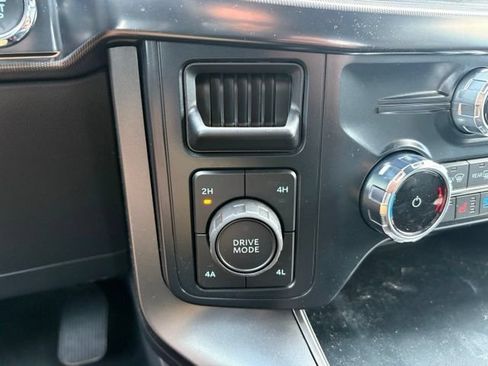 Used 2025 Ford F150 Lariat AWD/4WD image 29