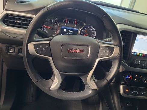 Used 2023 GMC Acadia SLT FWD image 10