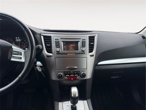 Used 2014 Subaru Outback 2.5i Premium image 11