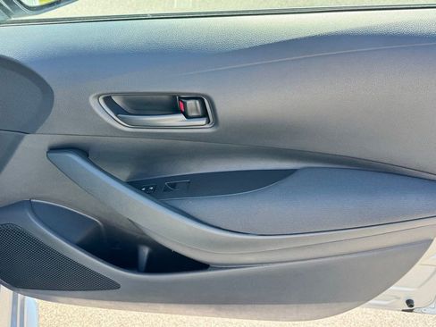 Used 2025 Toyota Corolla LE FWD image 28
