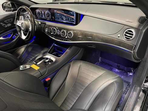 Used 2019 Mercedes-Benz S 560 Sedan image 35