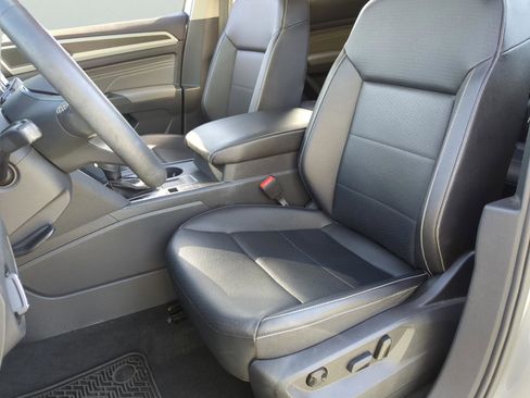 Used 2022 Volkswagen Atlas SE image 19