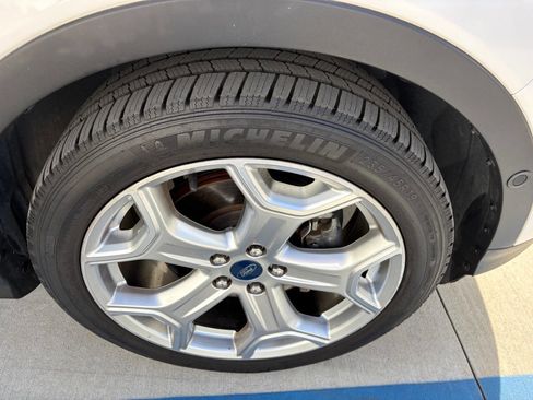 Used 2019 Ford Escape Titanium image 19