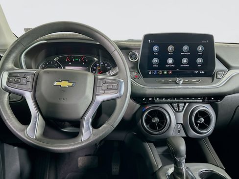 Used 2025 Chevrolet Blazer LT FWD image 17