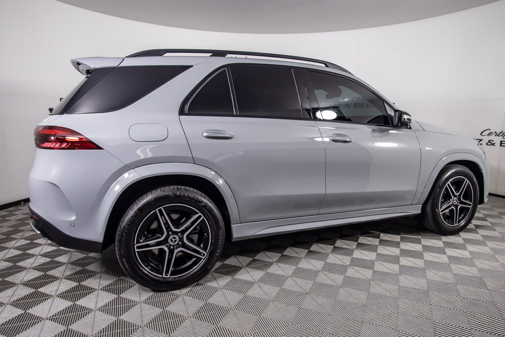 Used 2025 Mercedes-Benz GLE 450e 4MATIC w/ AMG Line Exterior image 4