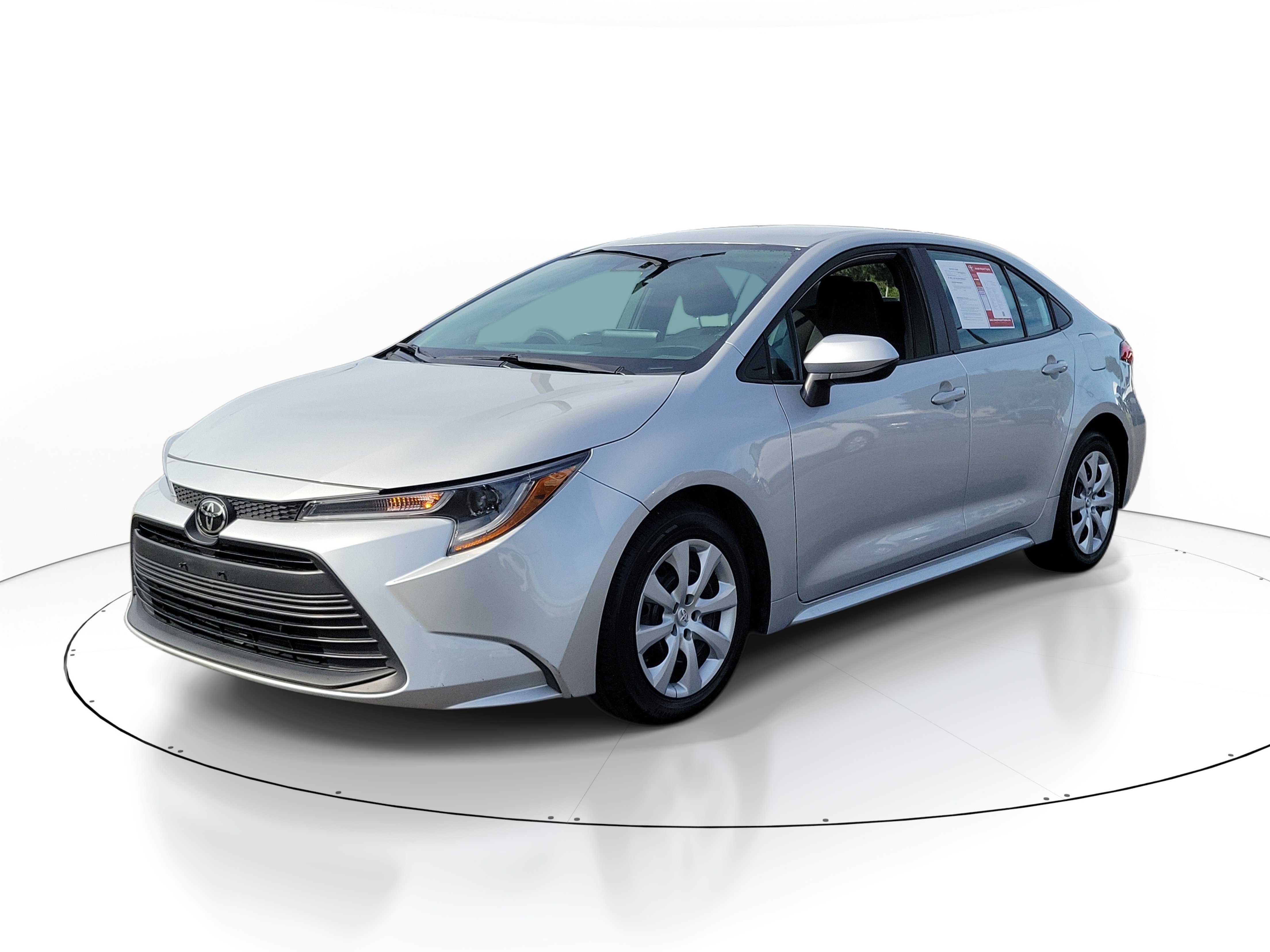 Used 2025 Toyota Corolla LE FWD image 2