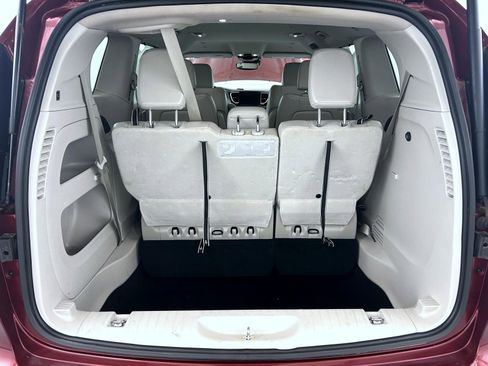 Used 2021 Chrysler Pacifica Touring-L w/ Premium & Safety Sphere Group image 21