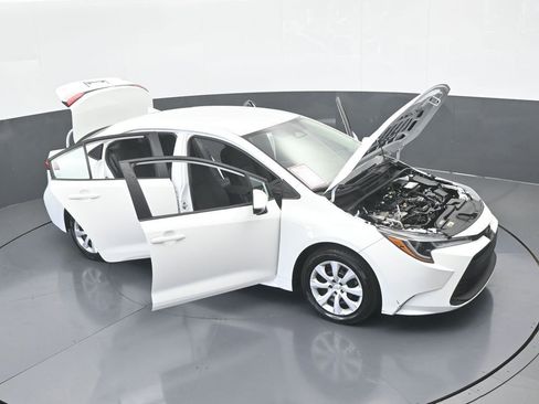 Used 2024 Toyota Corolla LE image 69