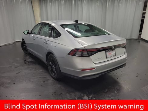 Used 2025 Honda Accord SE image 6