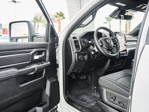 Used 2025 RAM 2500 Big Horn AWD/4WD image 13