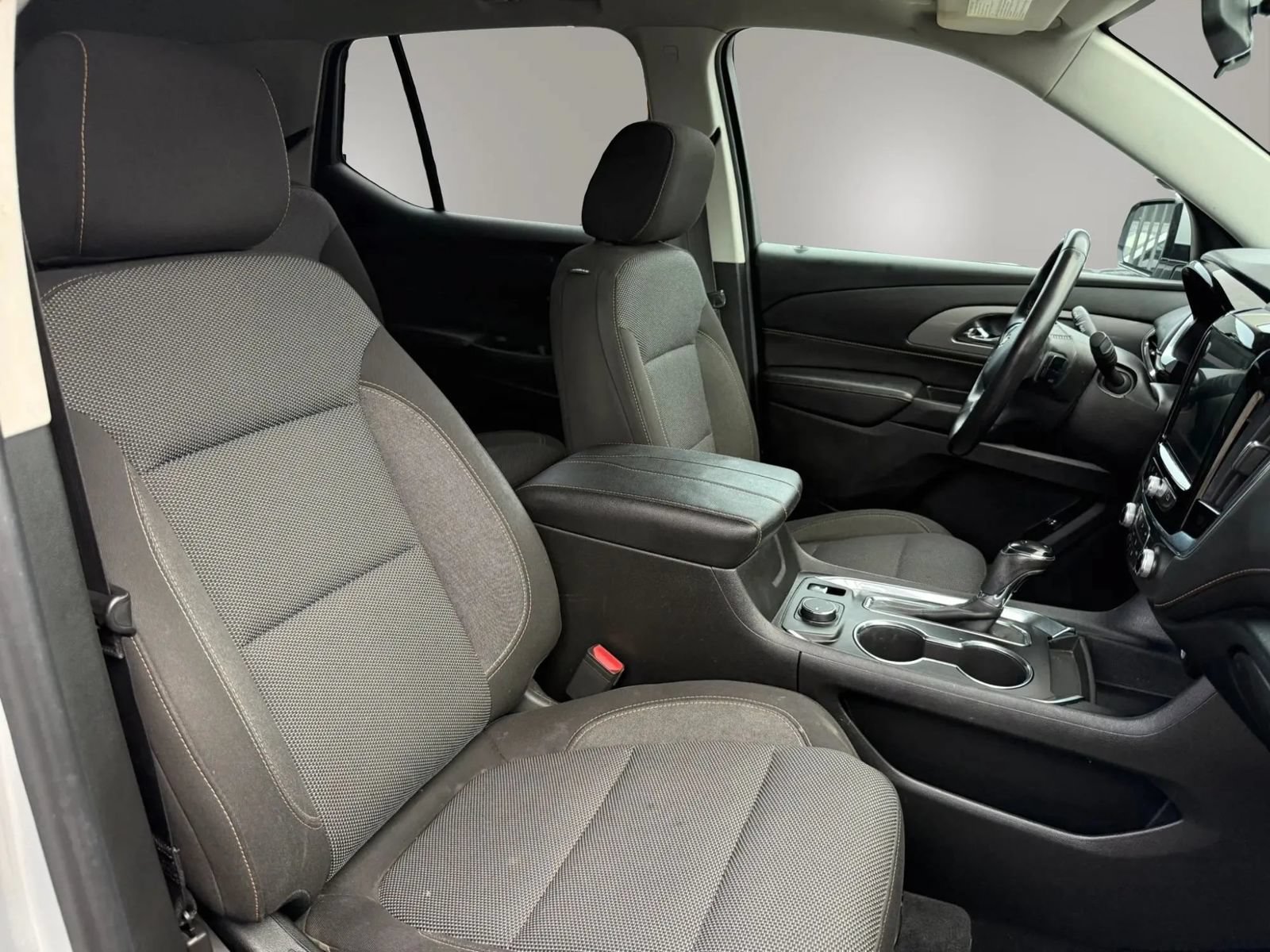 Used 2018 Chevrolet Traverse LT FWD image 23