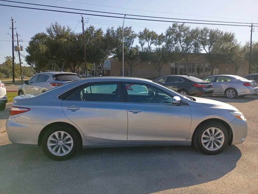 Used 2015 Toyota Camry LE FWD image 6