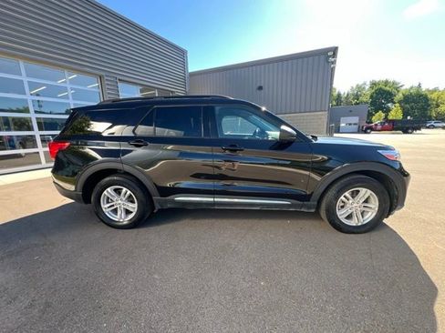 Used 2023 Ford Explorer XLT w/ Equipment Group 202A AWD/4WD image 4