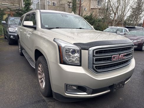 Used 2016 GMC Yukon XL SLT w/ Open Road Package image 2