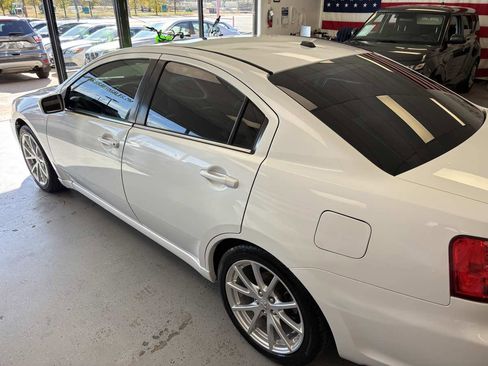 Used 2011 Mitsubishi Galant SE image 12