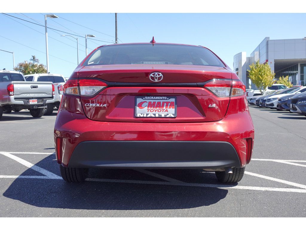 Certified 2025 Toyota Corolla LE FWD image 4