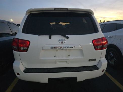 Used 2015 Toyota Sequoia SR5 image 7