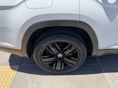Used 2018 Volkswagen Atlas SEL Premium AWD/4WD image 15