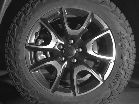 Used 2025 Jeep Compass Trailhawk AWD/4WD image 12