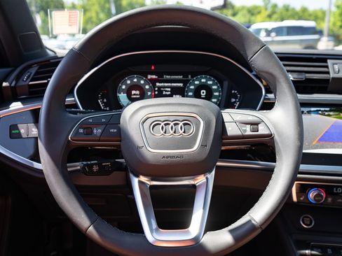 Used 2025 Audi Q3 2.0T Premium w/ Convenience Package AWD/4WD image 29