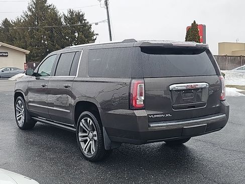 Used 2020 GMC Yukon XL Denali w/ Denali Premium Package image 14