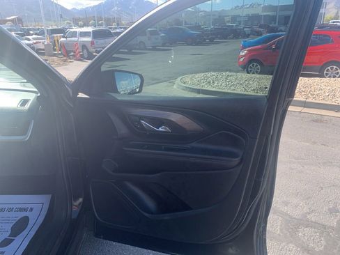 Used 2024 GMC Terrain SLE image 52