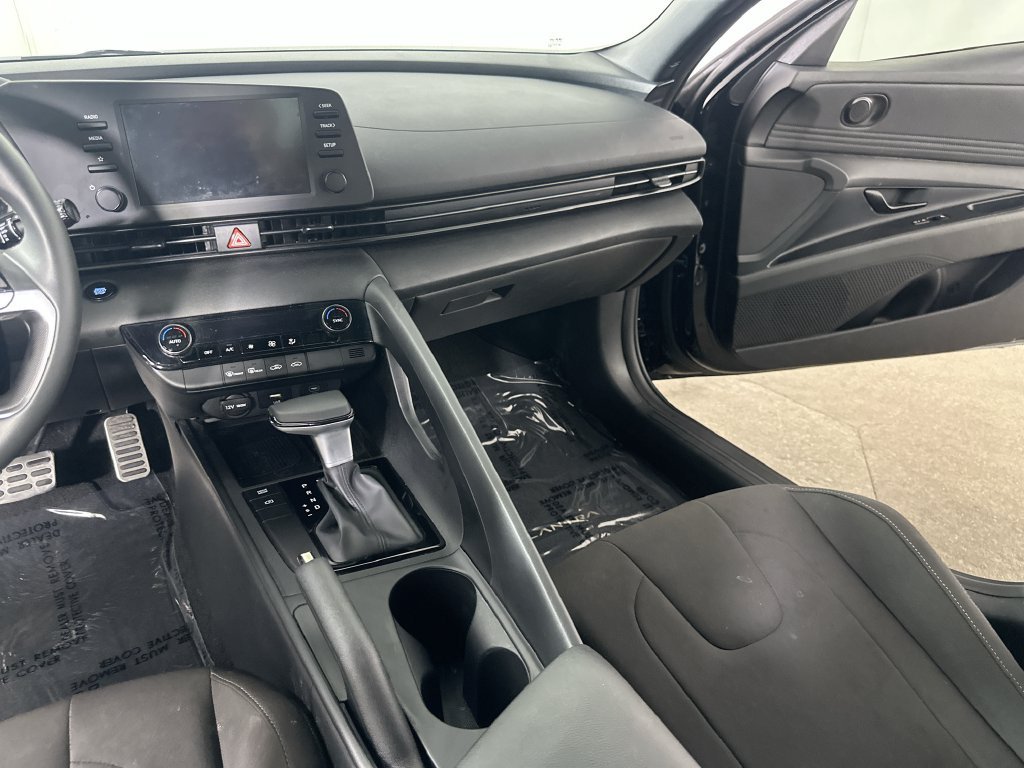 Used 2026 Hyundai Elantra Sport w/ Cargo Package FWD image 21