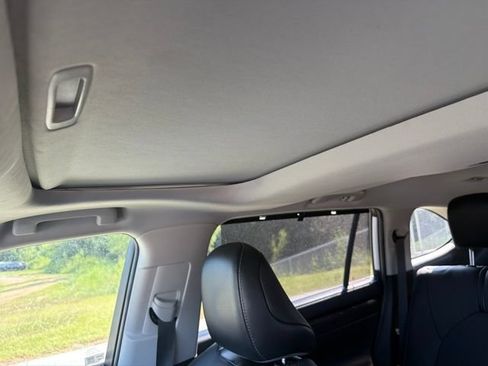 Used 2021 Toyota Highlander Limited AWD/4WD image 17