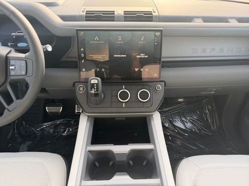Certified 2026 Land Rover Defender 110 X AWD/4WD image 17