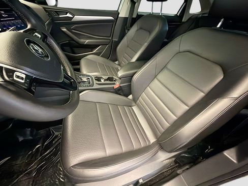 Used 2021 Volkswagen Jetta SE image 11