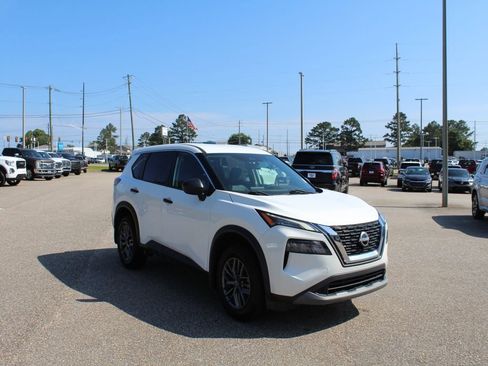 Used 2022 Nissan Rogue S FWD image 3