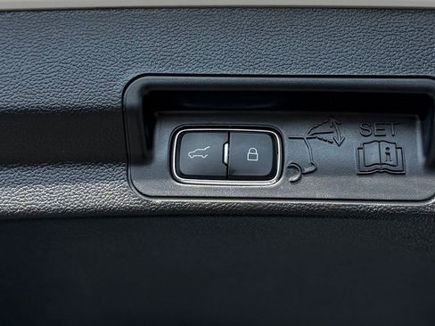 Certified 2023 Ford Explorer Limited image 11