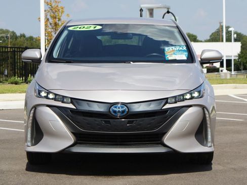 Used 2021 Toyota Prius Prime XLE image 26