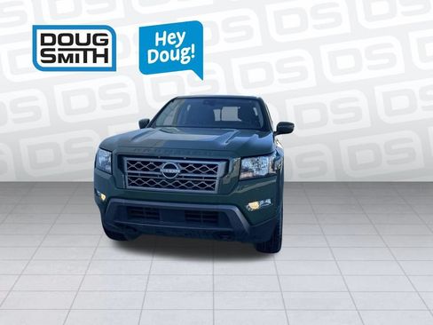 Used 2022 Nissan Frontier SV w/ Technology Package AWD/4WD image 3
