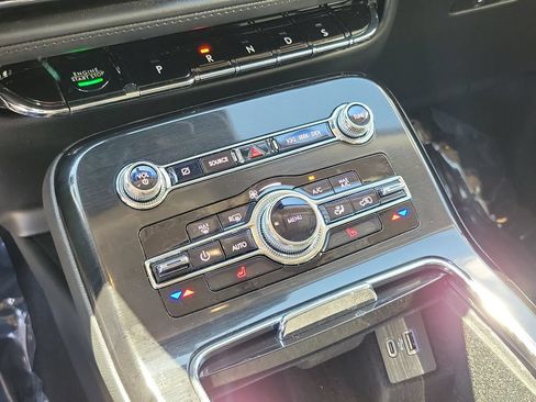 Certified 2022 Lincoln Nautilus FWD image 26